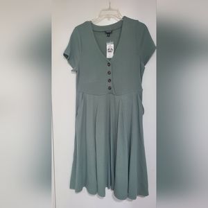 Torrid “MINI RIB BUTTON-DOWN SKATER DRESS” Green Size 00, NWT